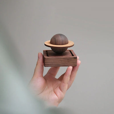 Magnetic Saturn Diffuser - Wooden Floating Aroma