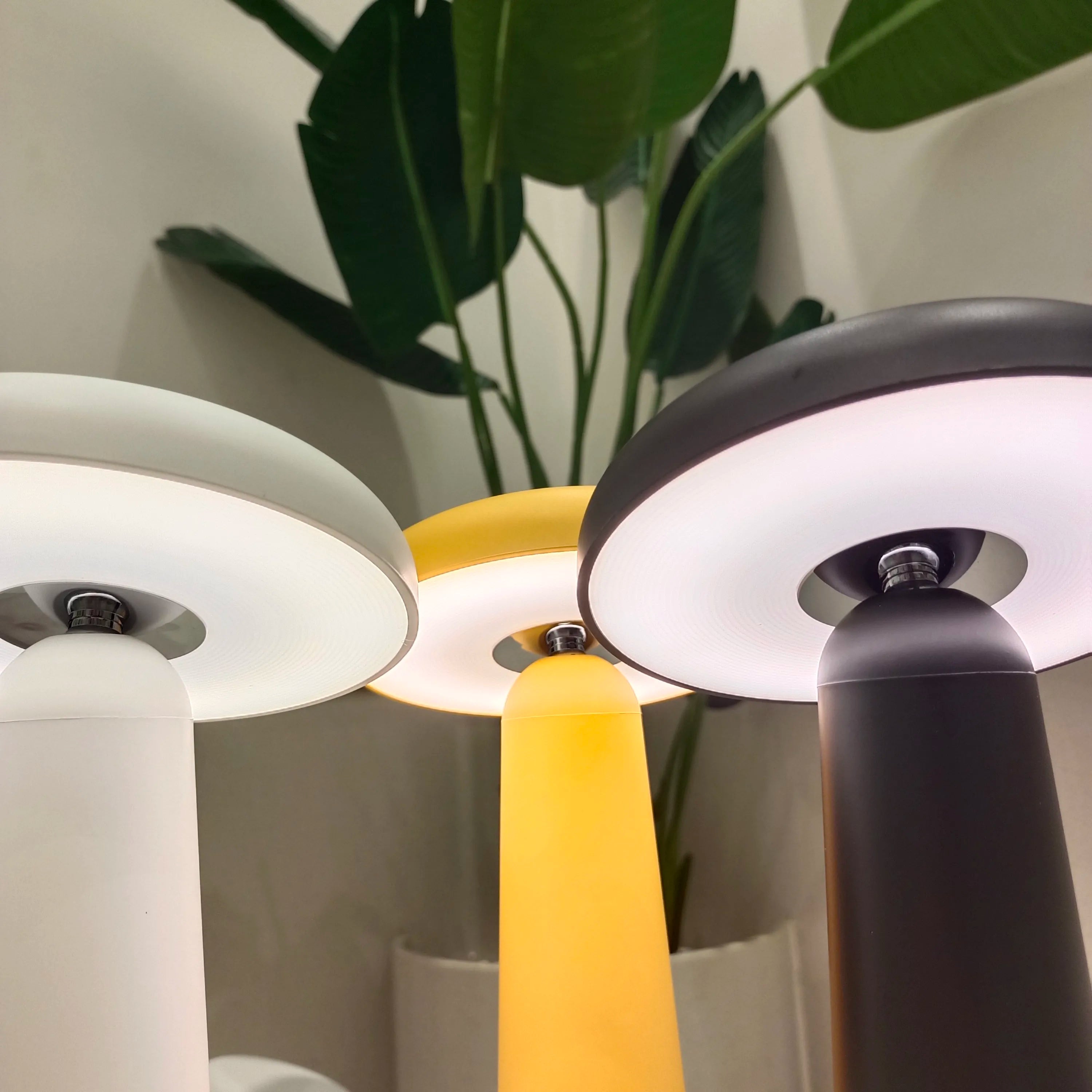 Mushroom Touch Lamp - Cordless Table Lamp With Tiltable Design