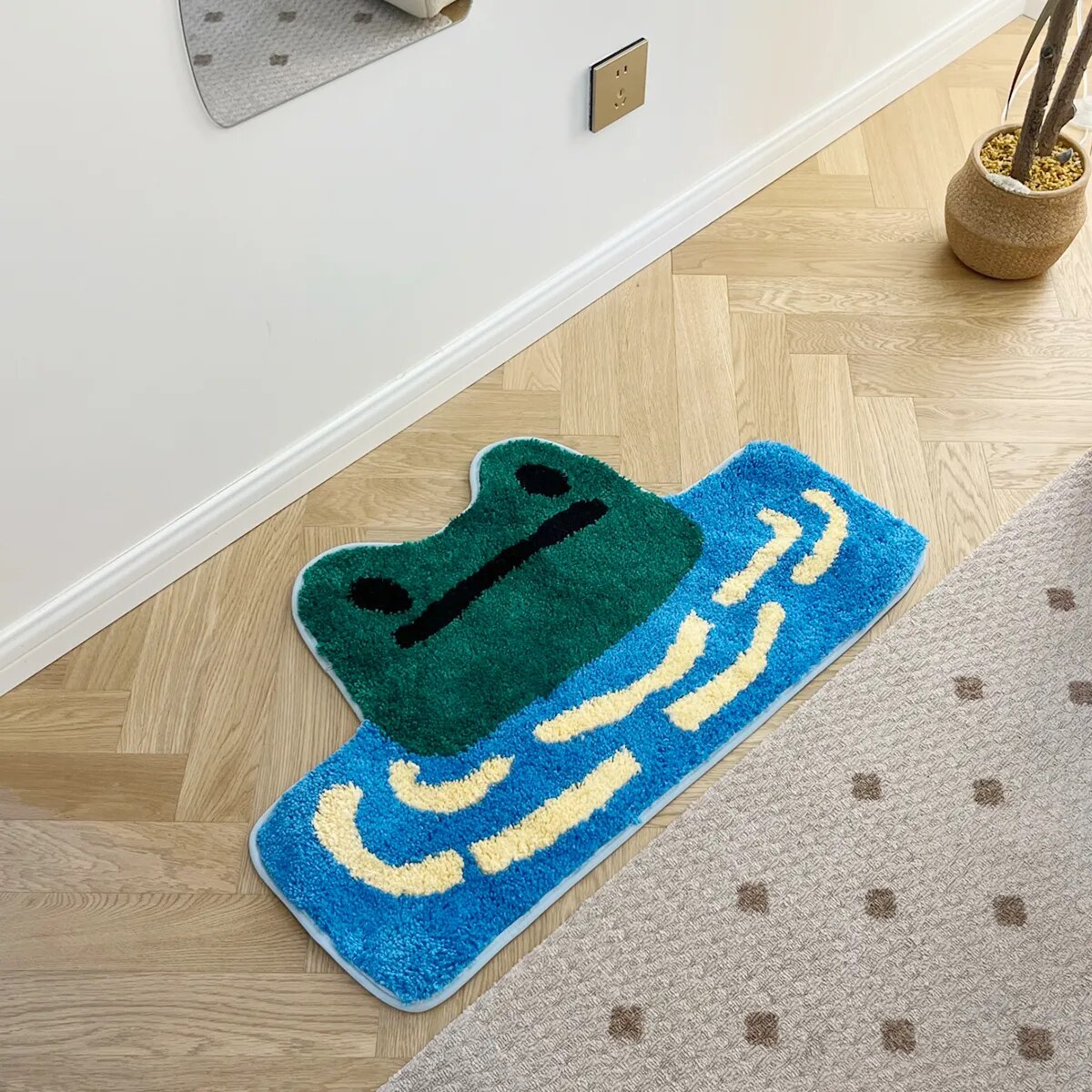 Hand Crafted Frog Rug | Plush Bath Mat With Ripple Pattern