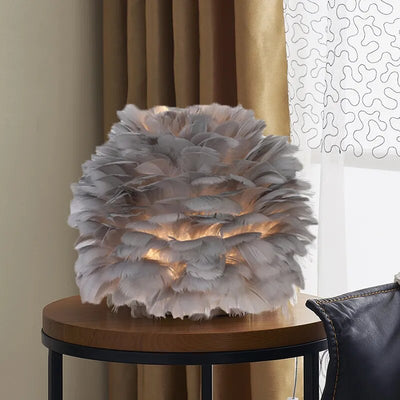 Nordic Feather Lamp | Cozy Retro Table Lighting, Metal Base