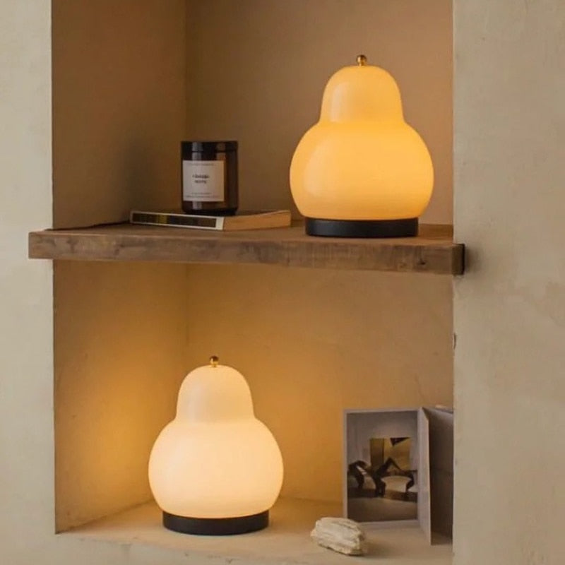 Vintage Touch Dimming Lamp – Pear Shaped LED Table Light
