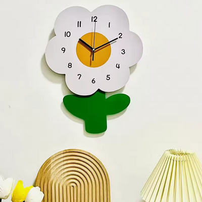 Minimalistic Wall Clock - Cartoon Daisy Design