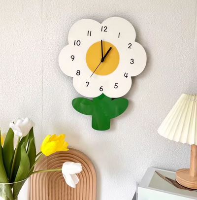 Minimalistic Wall Clock - Cartoon Daisy Design