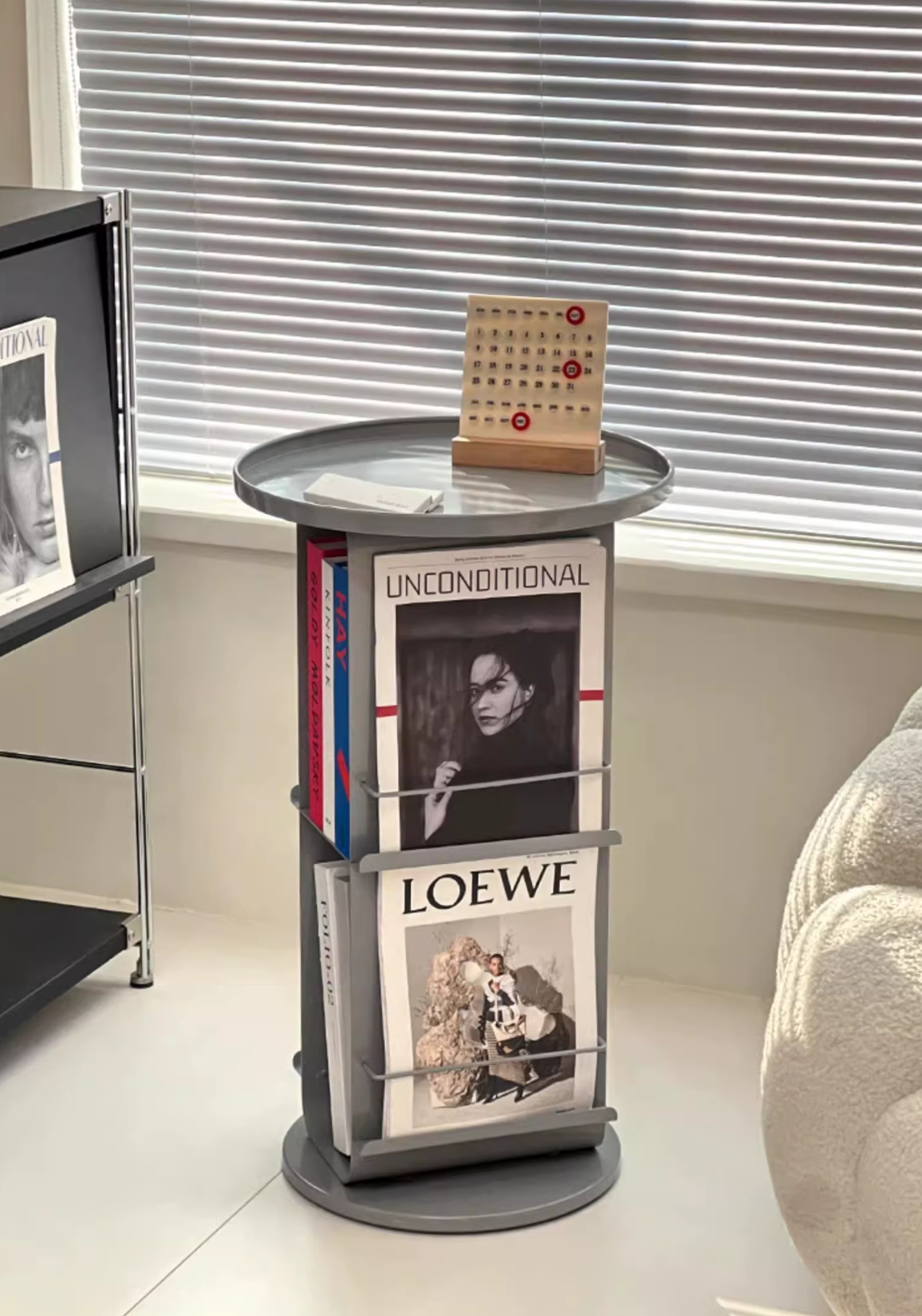 Metal Magazine Rack - Stylish Round Book & Magazine Stand