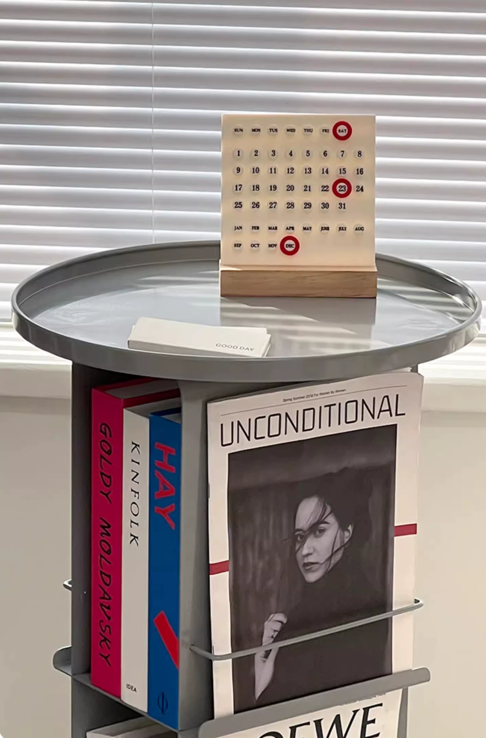 Metal Magazine Rack - Stylish Round Book & Magazine Stand