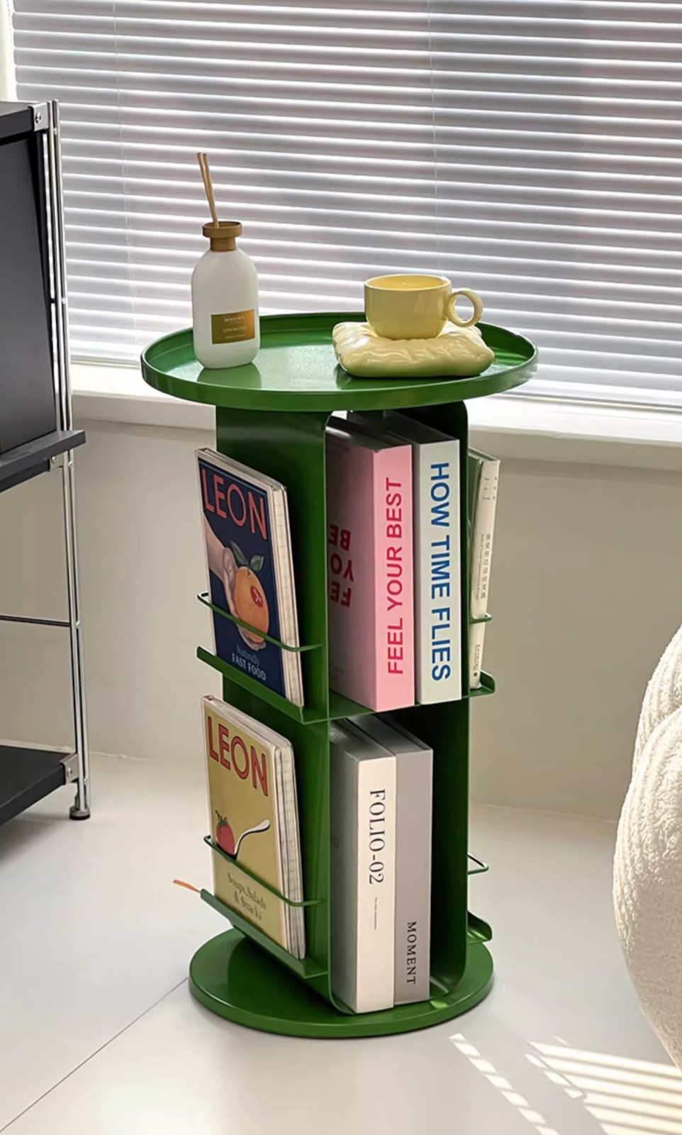 Metal Magazine Rack - Stylish Round Book & Magazine Stand