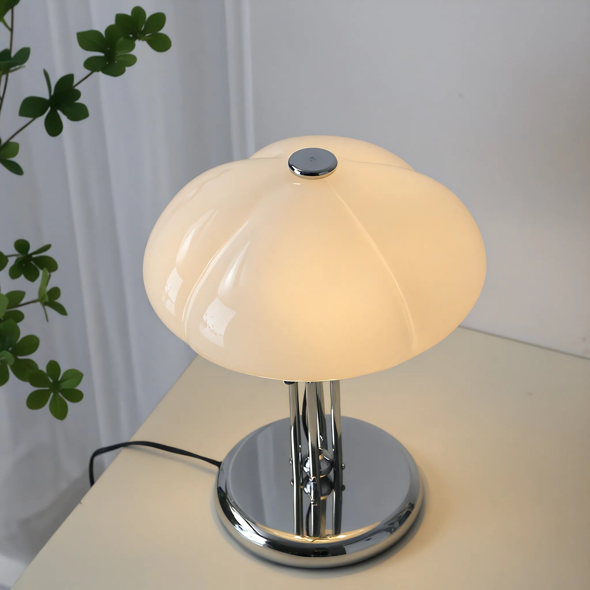 GLÖD | Table Lamp with Glass Shade