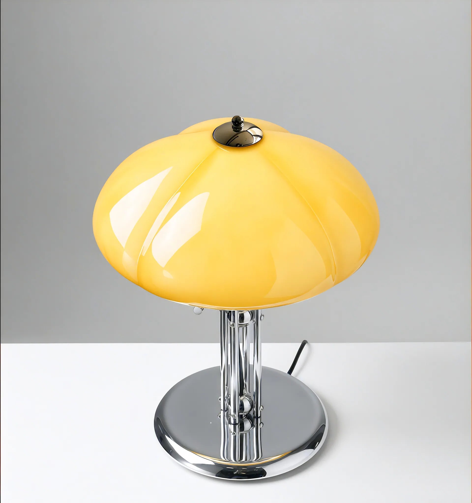 GLÖD | Table Lamp with Glass Shade