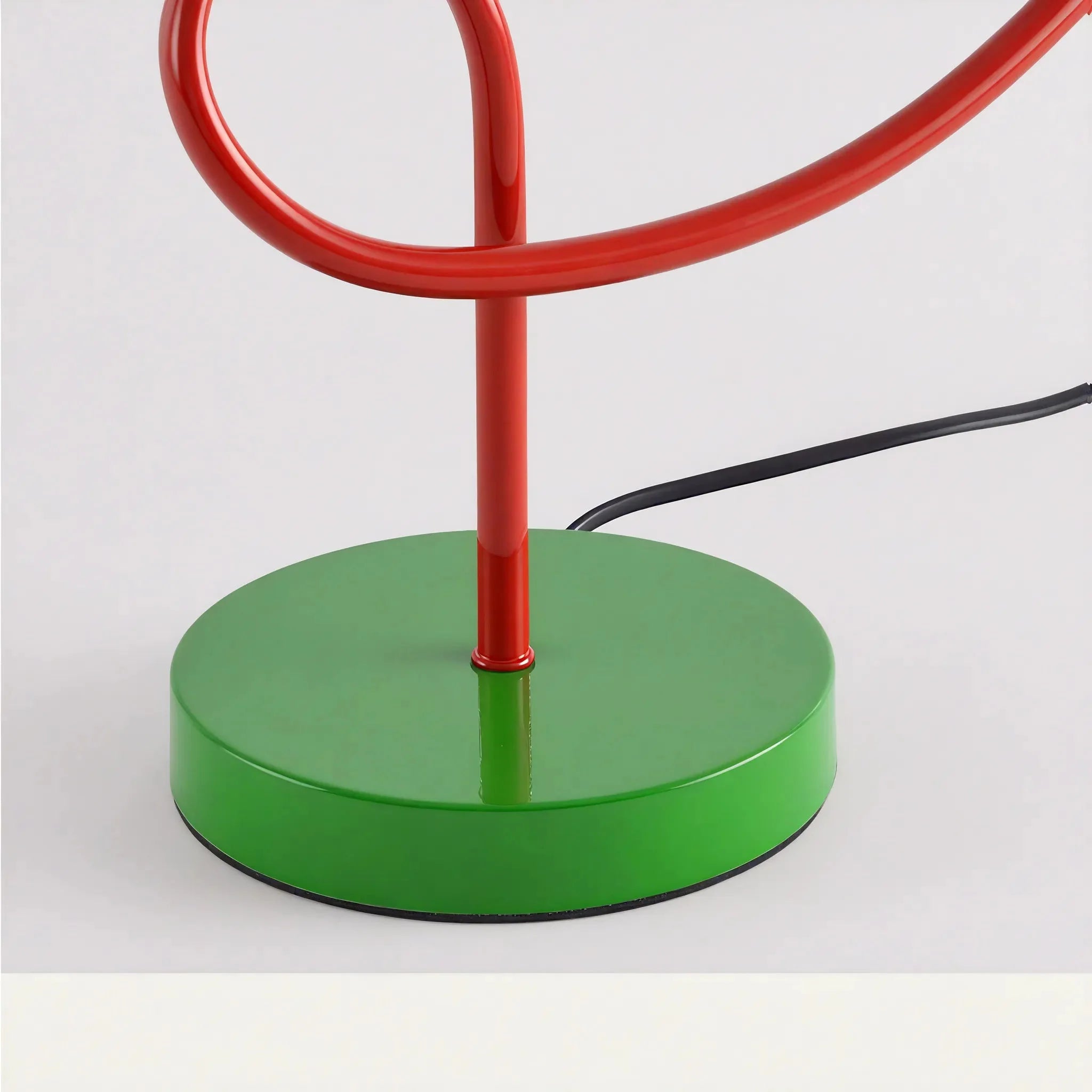RIBBON-GLOW | Contemporary Twisted Accent Lamp