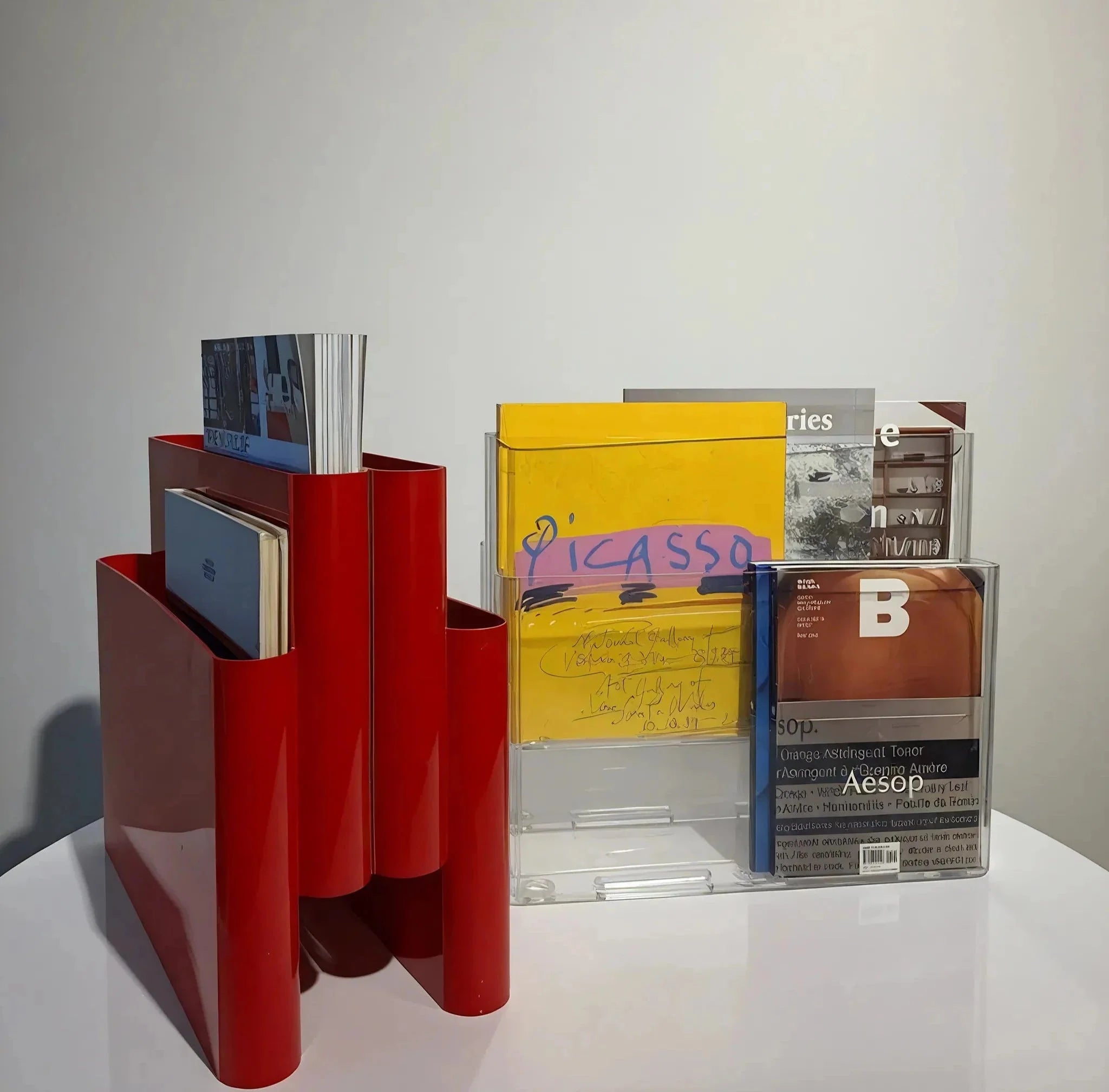 PRISM VUE | Sculptural Fluid Magazine Holder