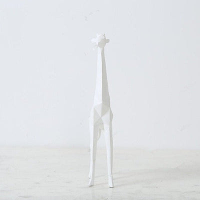 Geometric Giraffe Statue – Abstract Resin Sculpture