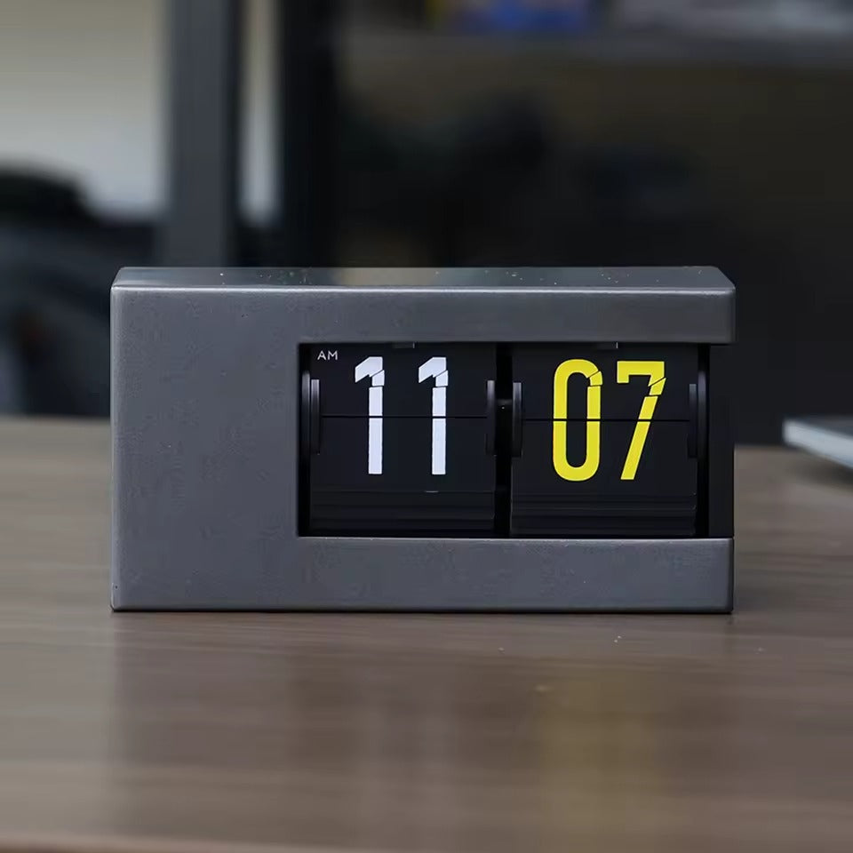 Automatic Flip Clock Retro Metal Desk Alarm Clock Vintage Decor