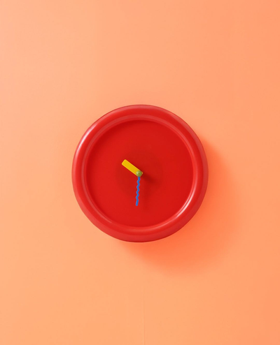 non ticking wall clock