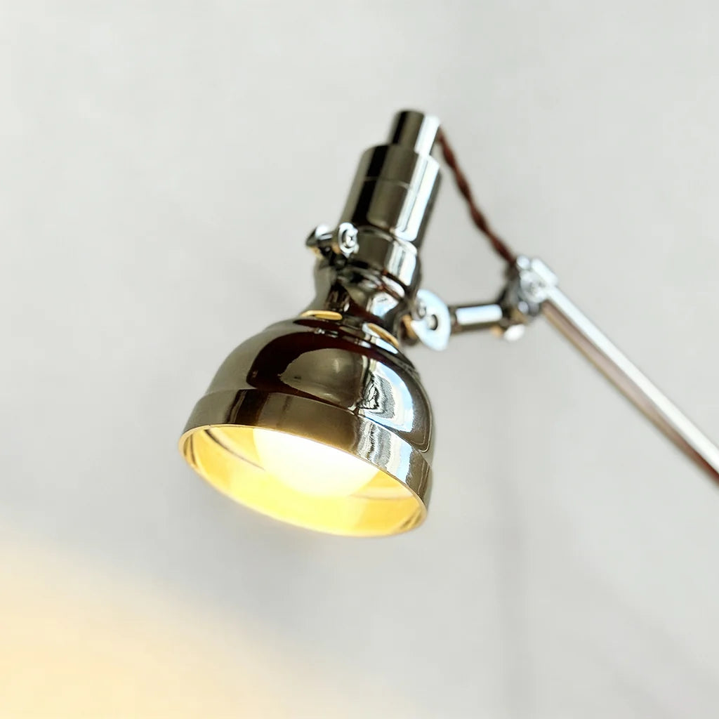 space saving clip on table lamp
